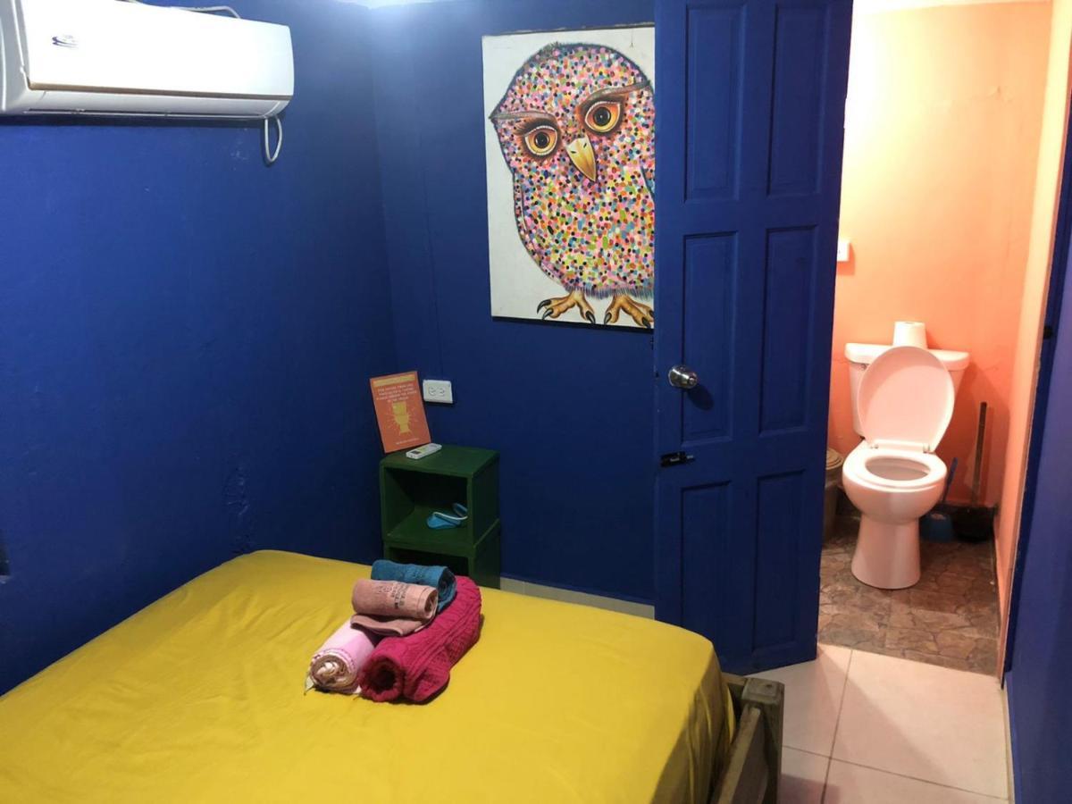 Twin Fin Hostels Bocas Town Bagian luar foto